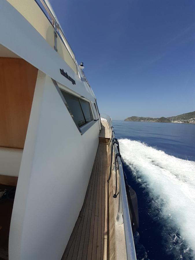 Готель Boat And Breakfast Fiumicino - Roma Остія-Антика Екстер'єр фото