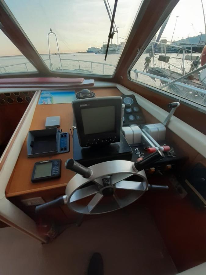 Готель Boat And Breakfast Fiumicino - Roma Остія-Антика Екстер'єр фото