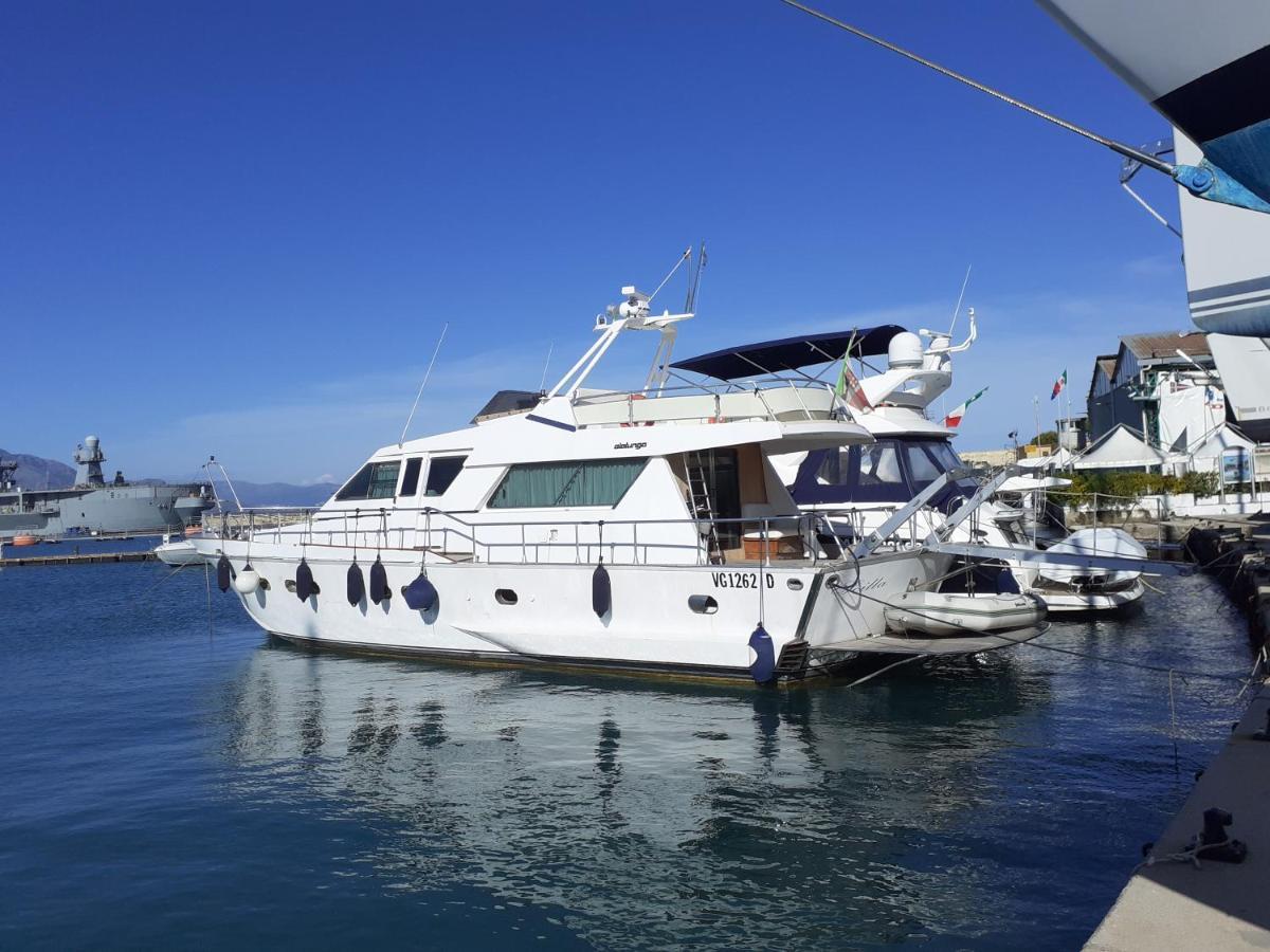 Готель Boat And Breakfast Fiumicino - Roma Остія-Антика Екстер'єр фото
