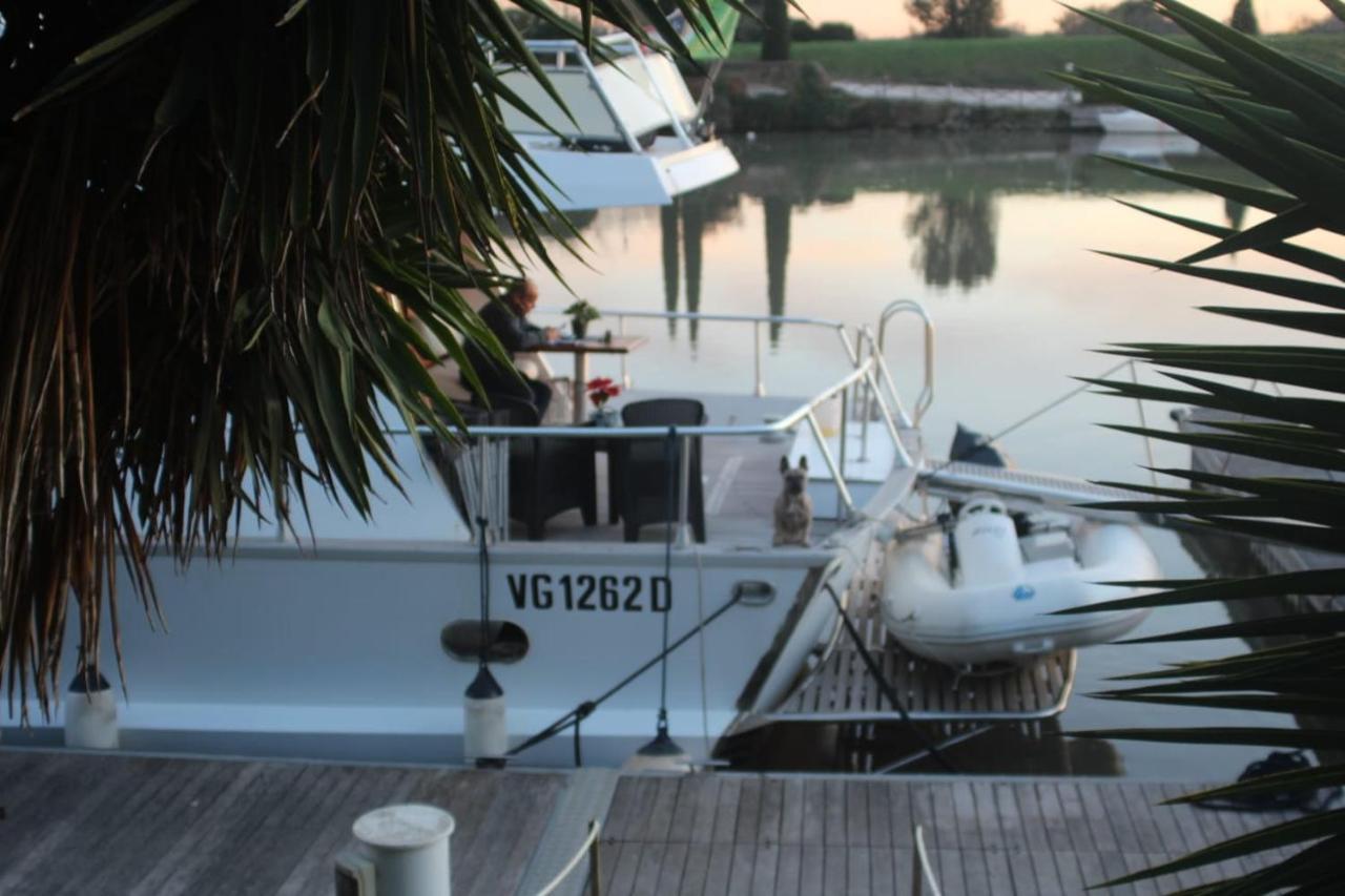 Готель Boat And Breakfast Fiumicino - Roma Остія-Антика Екстер'єр фото